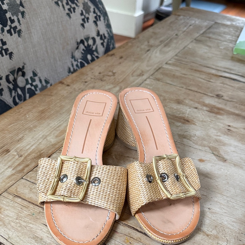 Like new Dolce Vita Tan Woven Slide Mules with Gold Buckle sz 10